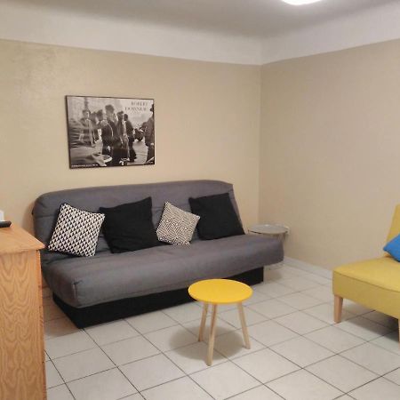 Beaucaire Studio Apartment Екстериор снимка