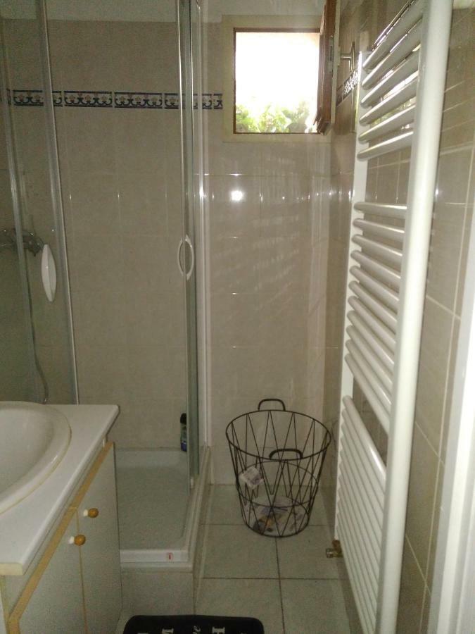 Beaucaire Studio Apartment Екстериор снимка