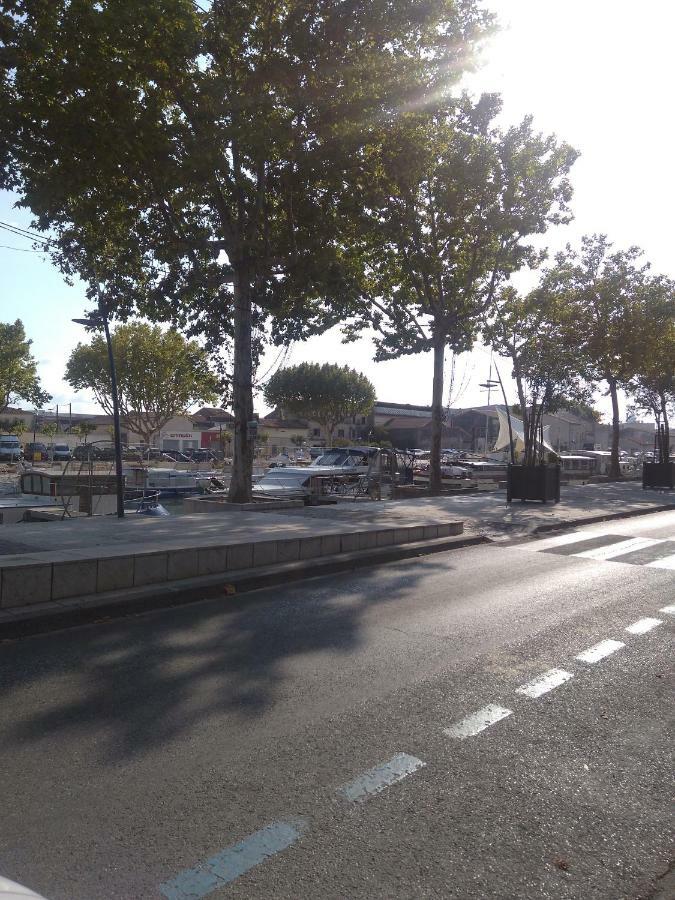 Beaucaire Studio Apartment Екстериор снимка