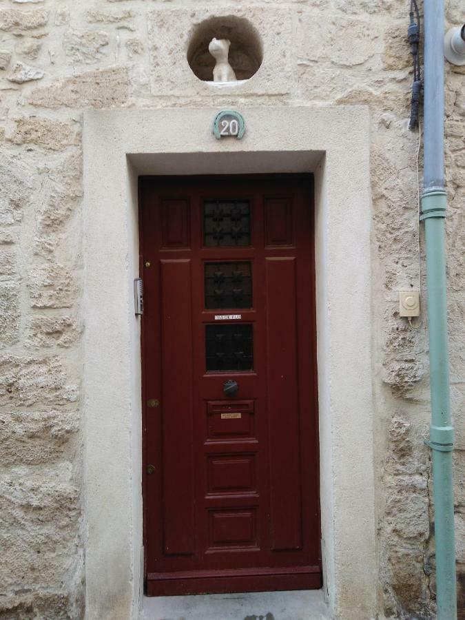 Beaucaire Studio Apartment Екстериор снимка